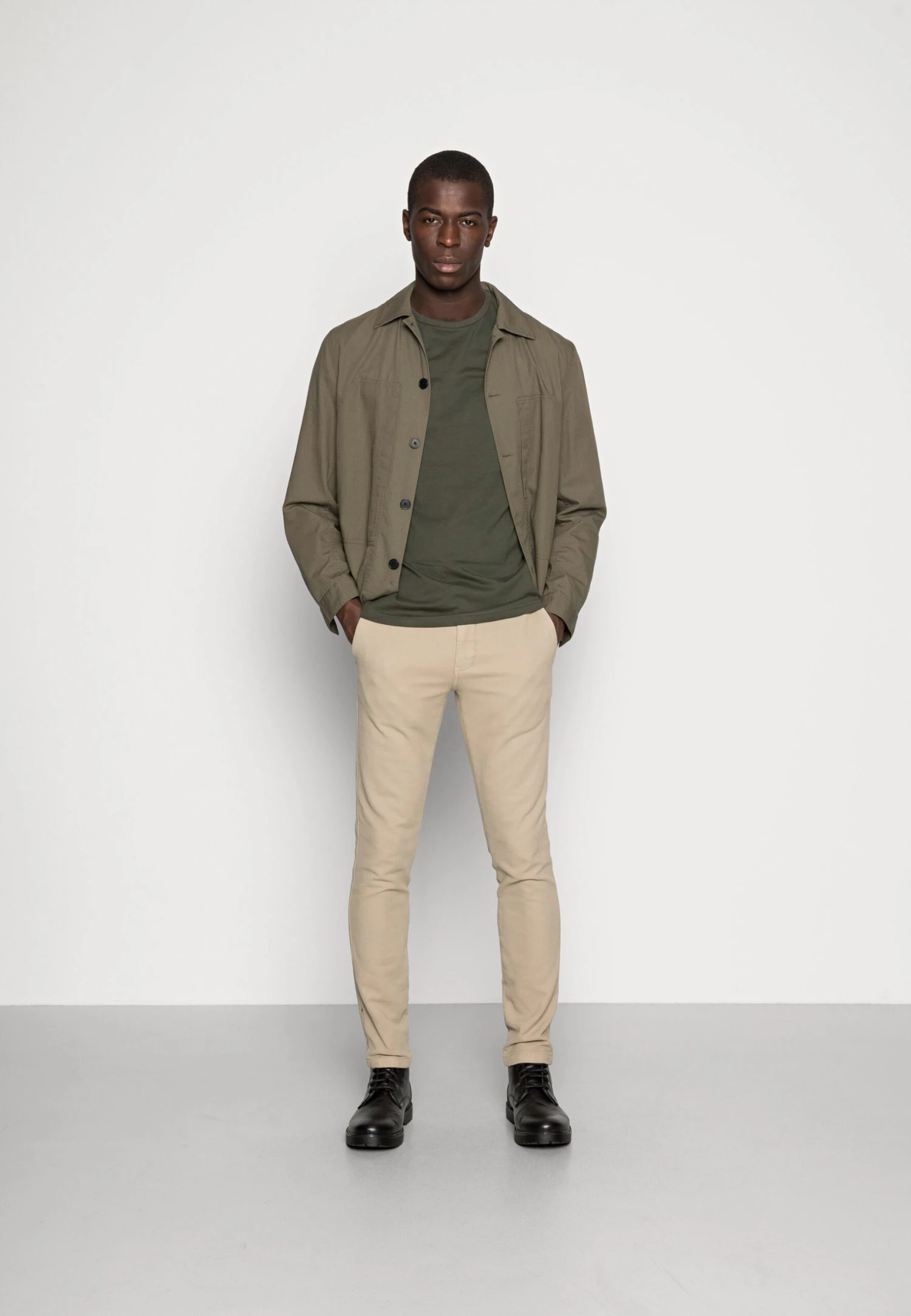 Pier One 5 PACK - T-shirt Basic - Dark Blue/grey/khaki 1 Pier One 5 PACK - T-shirt Basic - Dark Blue/grey/khaki