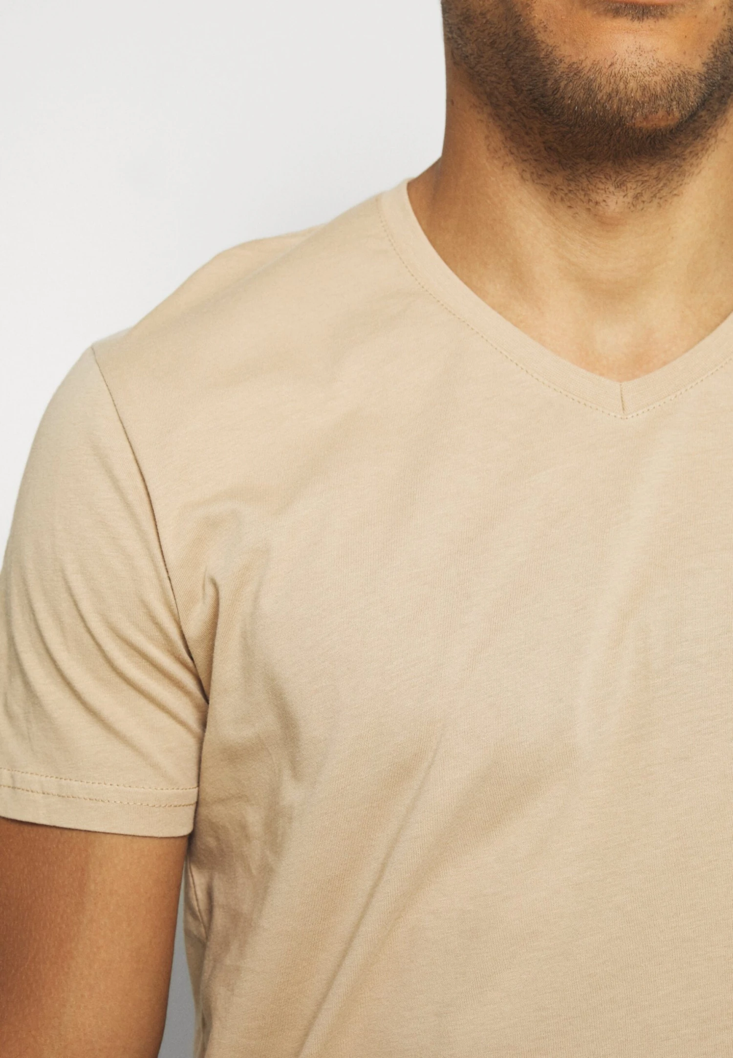 Pier One 3 PACK - T-shirt Basic - Khaki/tan/dark Blue 7 Pier One 3 PACK - T-shirt Basic - Khaki/tan/dark Blue - obrazek 7