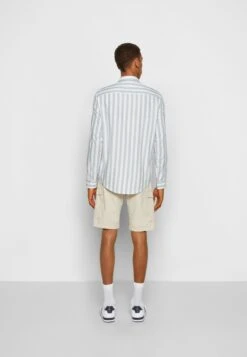 Pier One Koszula - Light Blue/white 11 Pier One Koszula - Light Blue/white -Pier One 11e4d79f744648cc9aef0b3334080fcb