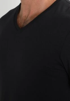 Pier One 2 PACK - T-shirt Basic - Black 9 Pier One 2 PACK - T-shirt Basic - Black -Pier One 144a18a099e5428c92602fed22a8b338