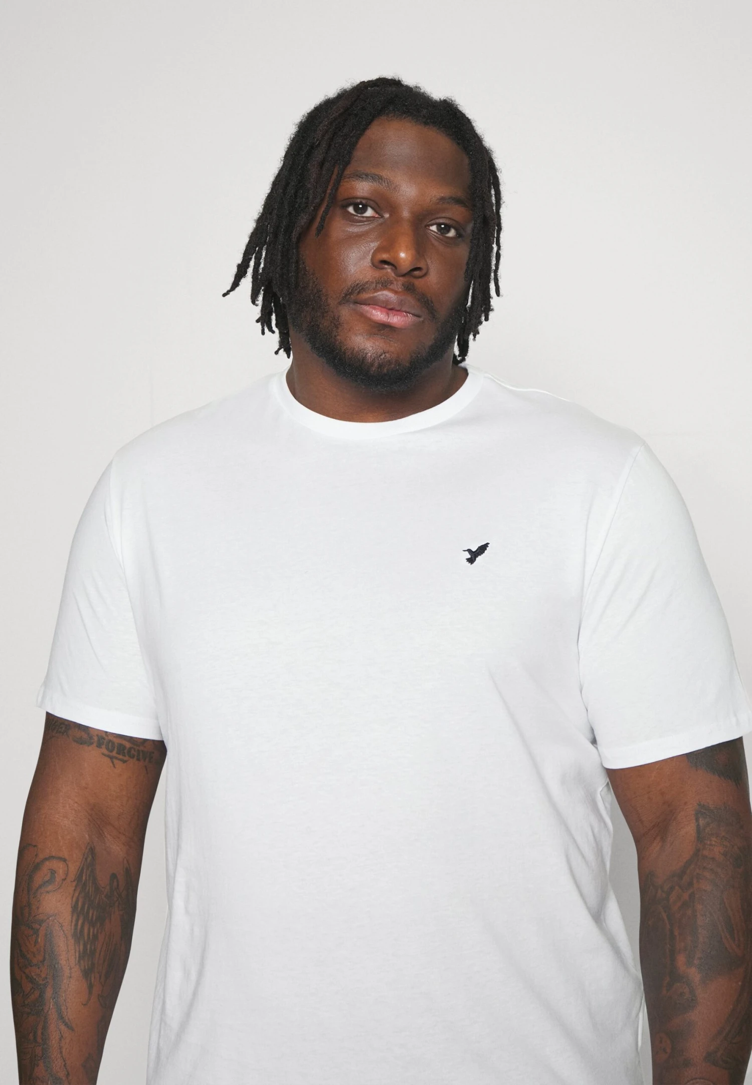 Pier One 2 PACK - T-shirt Basic - Dark Blue/white 2 Pier One 2 PACK - T-shirt Basic - Dark Blue/white - obrazek 2