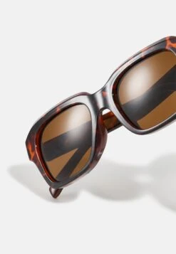 Pier One UNISEX - Okulary Przeciwsłoneczne - Black -Pier One 1805d51941d84c3b9cd65a361bd6f258