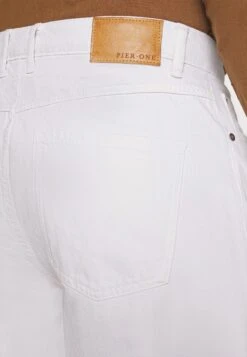 Pier One Jeansy Relaxed Fit - White Denim -Pier One 1de79453a8d84faf94f9bab694892756