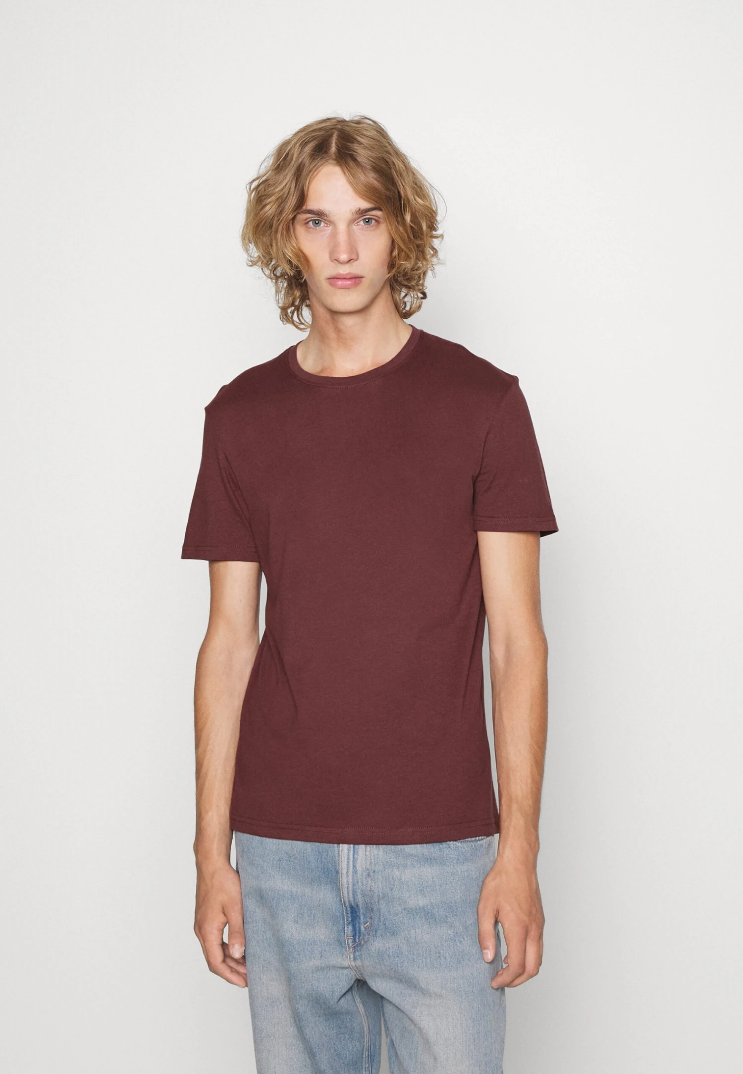 Pier One 5 PACK - T-shirt Basic - Bordeaux/light Grey/brown 2 Pier One 5 PACK - T-shirt Basic - Bordeaux/light Grey/brown - obrazek 2