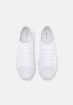 Pier One UNISEX - Sneakersy Niskie - White -Pier One 2554e9f731ab485bb21884b4cded4dec