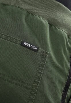 Pier One Bojówki - Dark Green -Pier One 267eb1a5169a4c549f08e5f864e0bce4