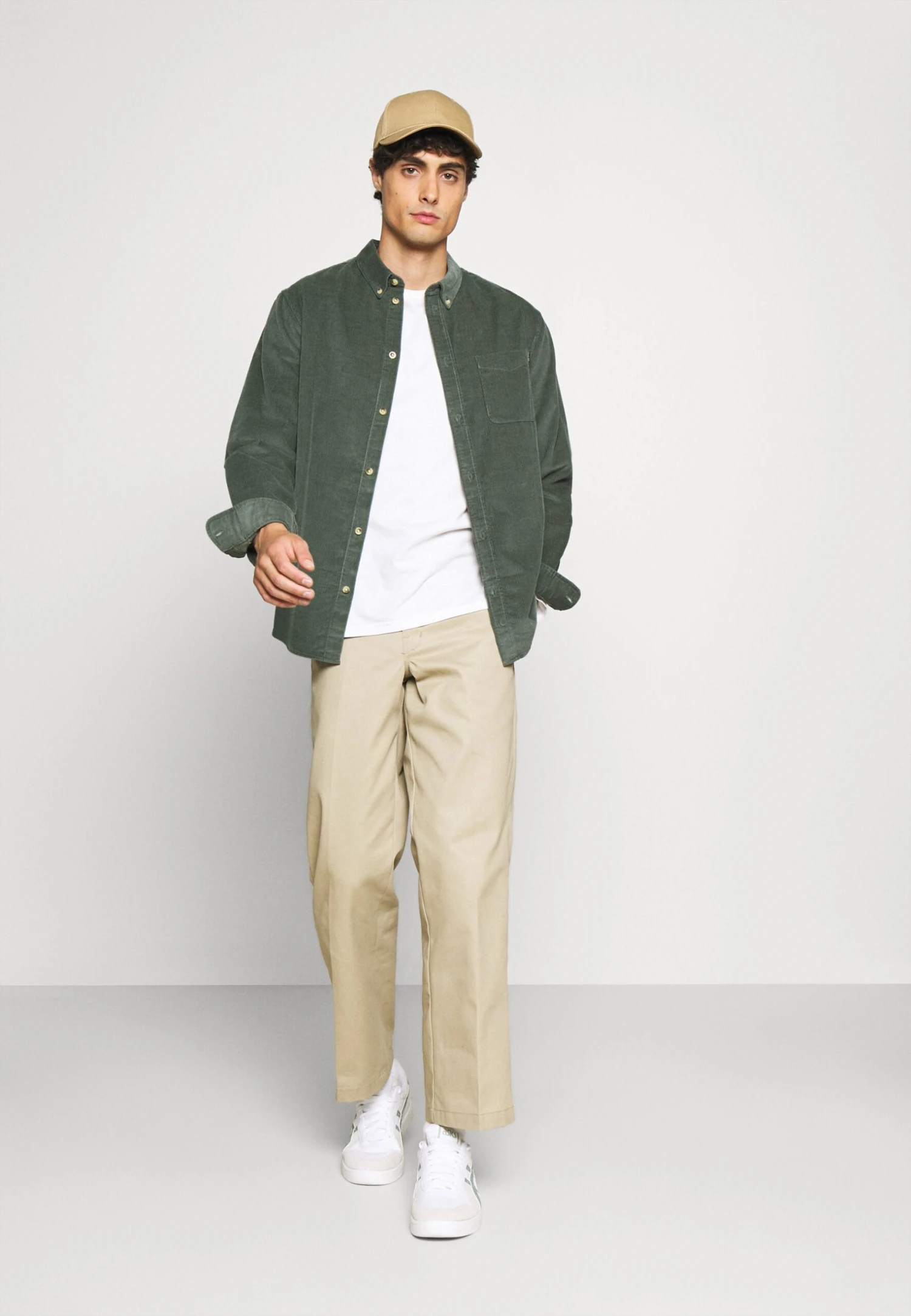 Pier One CORDUROY - Koszula - Green 2 Pier One CORDUROY - Koszula - Green - obrazek 2