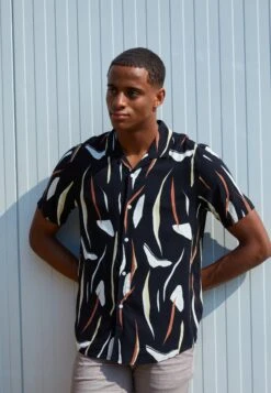 Pier One CONTEMPORARY ART REGULAR RESORT - Koszula - Black 10 Pier One CONTEMPORARY ART REGULAR RESORT - Koszula - Black -Pier One 2d83ec63d164465989dae86a7aa08f89