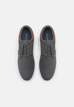 Pier One UNISEX - Sneakersy Niskie - Grey 9 Pier One UNISEX - Sneakersy Niskie - Grey -Pier One 300f1aa95a2a4579b4a07e57470c9afc