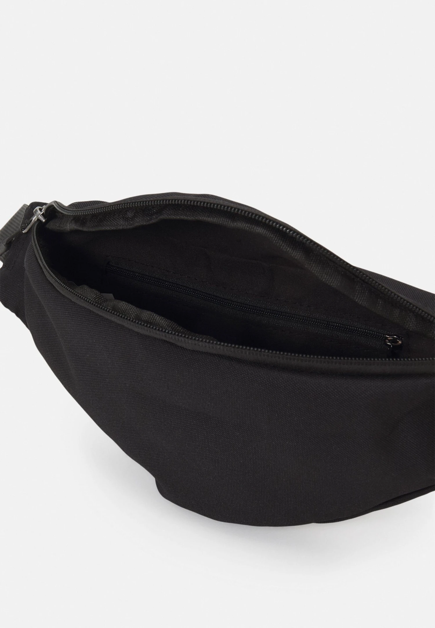 Pier One Saszetka Nerka - Black 2 Pier One Saszetka Nerka - Black - obrazek 2