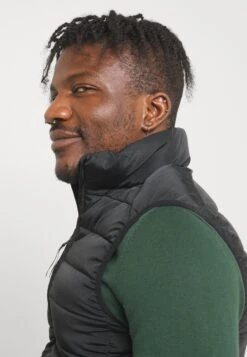 Pier One Kamizelka - Black 18 Pier One Kamizelka - Black -Pier One 346ee86cc19b49c3b939b6989a1e5346