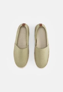 Pier One RENA ESPADRILLE UNISEX - Espadryle - Olive -Pier One 37f61750ec004994b62ae6ddcfad1a43