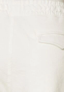 Pier One Spodnie Treningowe - White -Pier One 386adaf7ee91480f99e05bbe94209d4d