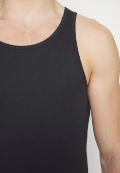 Pier One 5 PACK - Podkoszulki - Black 11 Pier One 5 PACK - Podkoszulki - Black -Pier One 407bc49eb8484b319b0969d5dcb61464