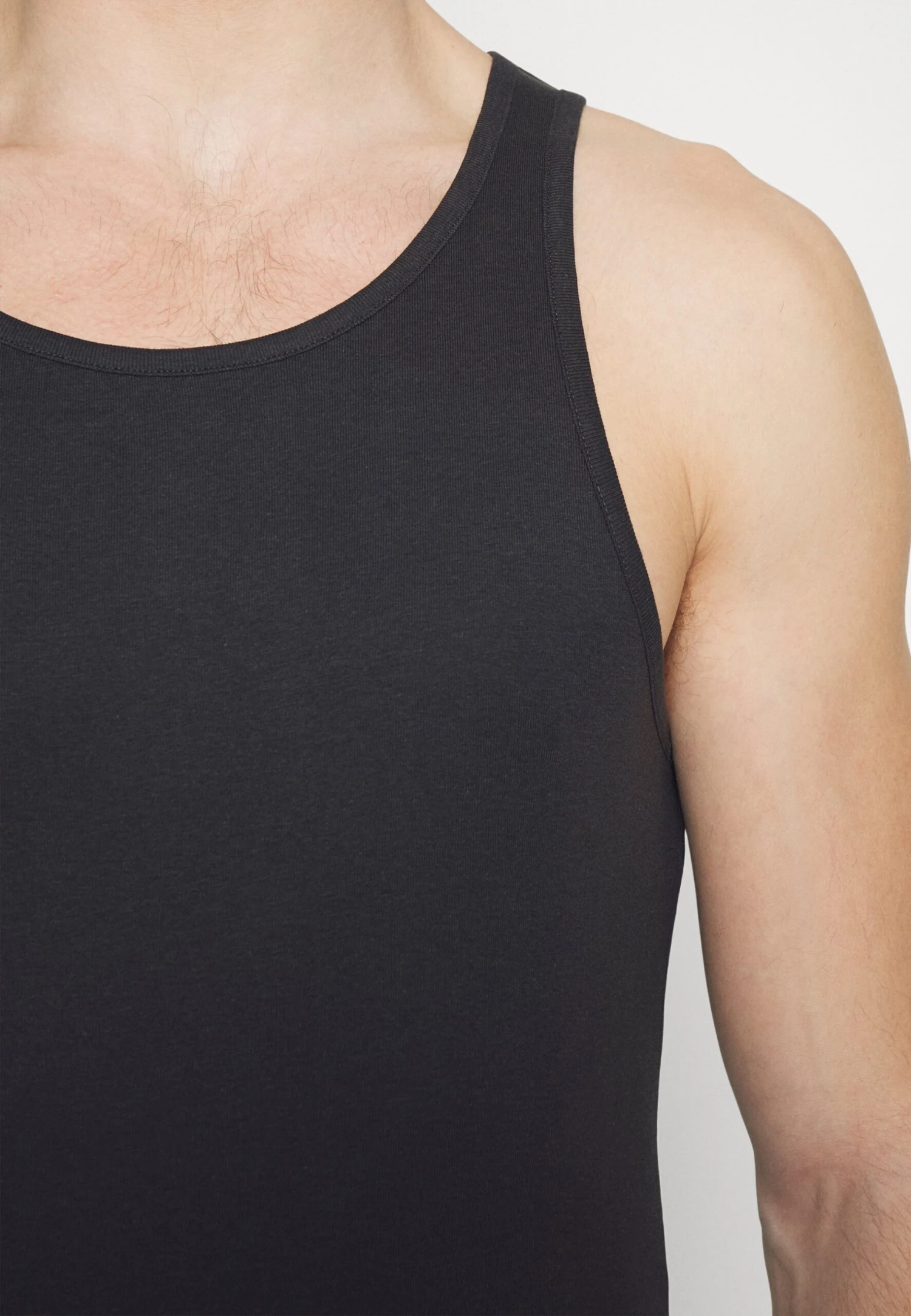 Pier One 5 PACK - Podkoszulki - Black 6 Pier One 5 PACK - Podkoszulki - Black - obrazek 6