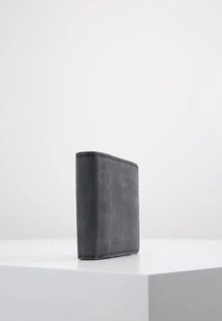 Pier One LEATHER - Portfel - Black 7 Pier One LEATHER - Portfel - Black -Pier One 40b39582b9b84c498afeb1dc292ebce5