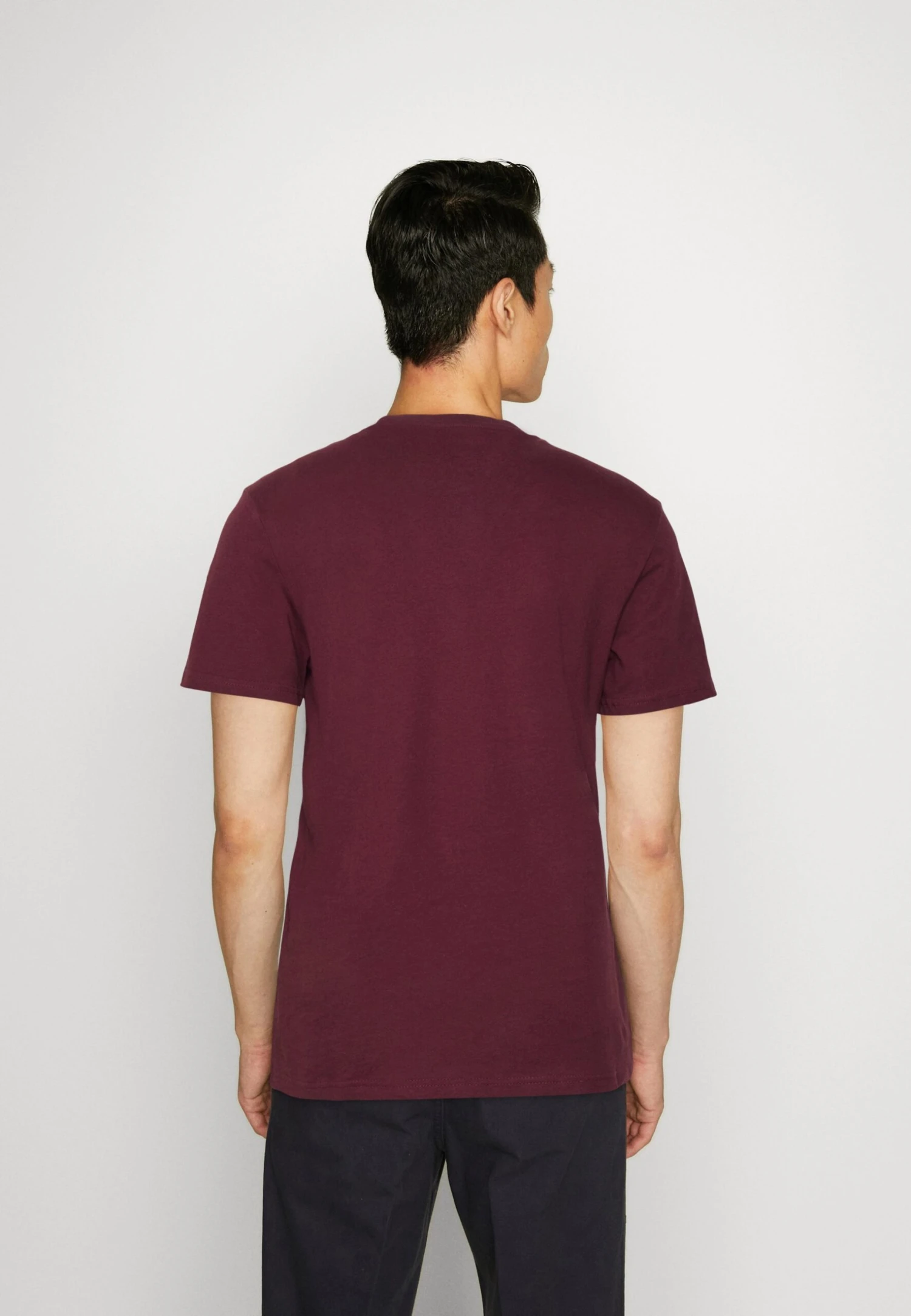 Pier One 5 PACK - T-shirt Basic - Dark Blue/pink/off-white 3 Pier One 5 PACK - T-shirt Basic - Dark Blue/pink/off-white - obrazek 3