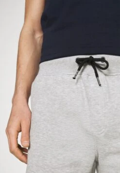 Pier One 2 PACK - Szorty - Mottled Light Grey/dark Blue 13 Pier One 2 PACK - Szorty - Mottled Light Grey/dark Blue -Pier One 4492c0dabf24436a989a44a463fac6c0