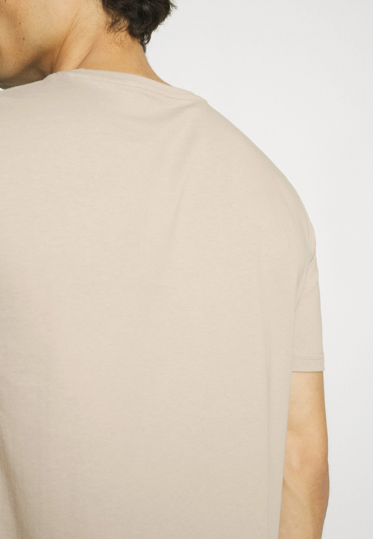 Pier One 5 PACK - T-shirt Basic - Dark Grey/dark Blue/olive 8 Pier One 5 PACK - T-shirt Basic - Dark Grey/dark Blue/olive - obrazek 8