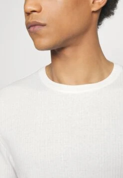 Pier One SLIM FIT RIBBED T-SHIRT 2 PACK - T-shirt Basic - White/black 11 Pier One SLIM FIT RIBBED T-SHIRT 2 PACK - T-shirt Basic - White/black -Pier One 47ed5d9d06544ed3a59ae57586b07ca5