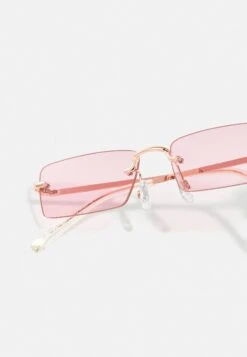 Pier One UNISEX - Okulary Przeciwsłoneczne - Pink 7 Pier One UNISEX - Okulary Przeciwsłoneczne - Pink -Pier One 48d6d36db7944e98b393bb316d299a57