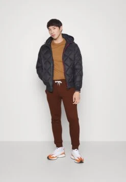 Pier One 2 PACK - Spodnie Treningowe - Dark Brown/black