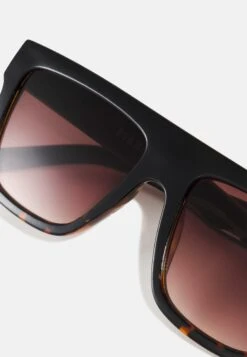 Pier One UNISEX - Okulary Przeciwsłoneczne - Brown -Pier One 49438c273d504b76beb754bc5e5ede3a