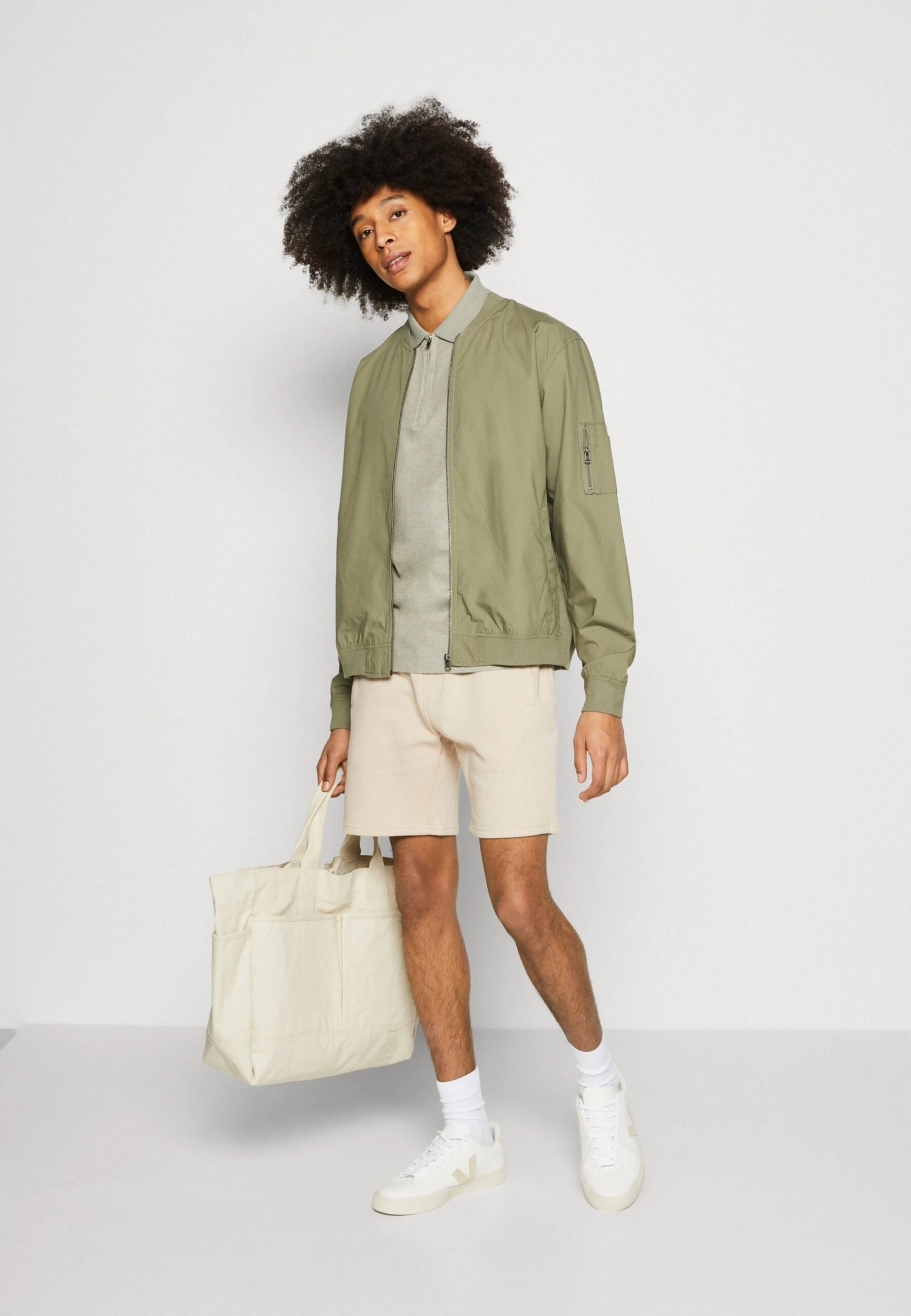 Pier One Kurtka Bomber - Olive 2 Pier One Kurtka Bomber - Olive - obrazek 2