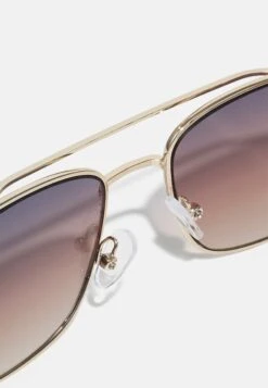Pier One UNISEX - Okulary Przeciwsłoneczne - Gold-coloured 5 Pier One UNISEX - Okulary Przeciwsłoneczne - Gold-coloured -Pier One 4f502fcab884463f9cd5b4db9c45cddc