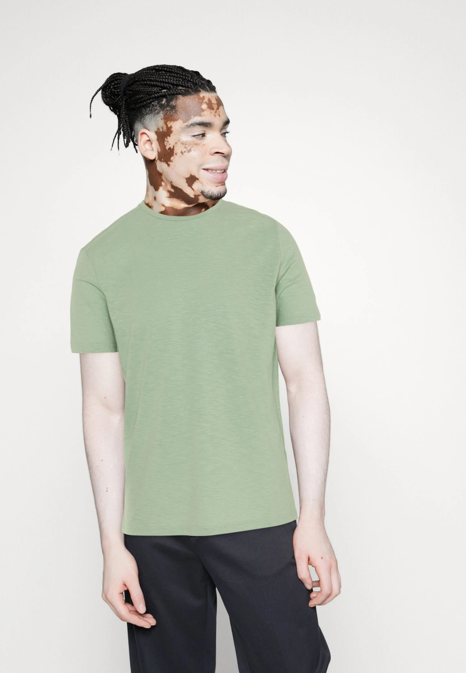 Pier One 7 PACK - T-shirt Basic - White/yellow/lilac 7 Pier One 7 PACK - T-shirt Basic - White/yellow/lilac - obrazek 7