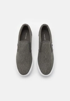 Pier One UNISEX - Sneakersy Niskie - Grey 9 Pier One UNISEX - Sneakersy Niskie - Grey -Pier One 579776f233c041c1a593137d309a6ccd