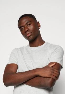 Pier One UNISEX 5 Pack - T-shirt Basic - Black /dark Blue/dark Green -Pier One 5a5f64d2aa404b7aa94ccdac681bdd95