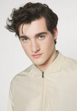 Pier One Kurtka Bomber - Beige 11 Pier One Kurtka Bomber - Beige -Pier One 5e692062430840f0a678357133c5816a