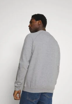 Pier One 3 PACK - Bluza - Bordeaux/black/grey 11 Pier One 3 PACK - Bluza - Bordeaux/black/grey -Pier One 5f9ced6afa074cd799298bedb83080a9