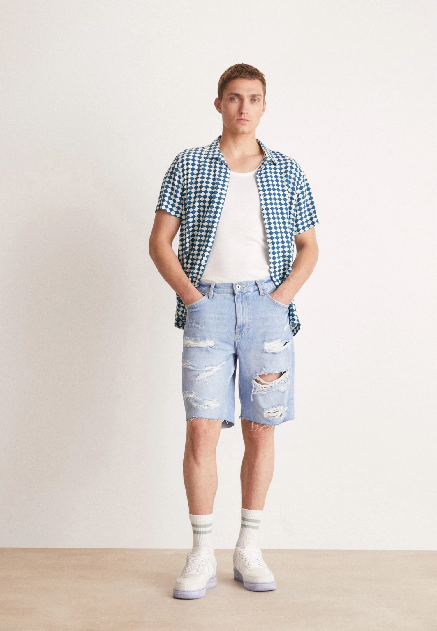 Pier One Szorty Jeansowe - Blue Denim 2 Pier One Szorty Jeansowe - Blue Denim - obrazek 2