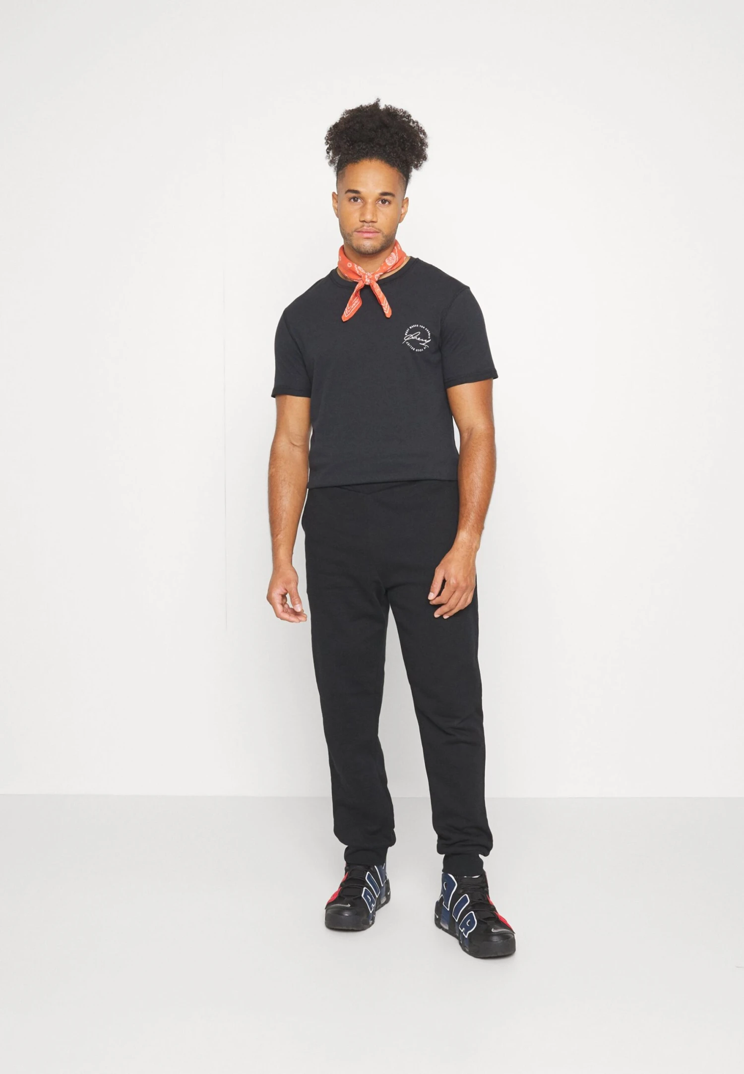 Pier One T-shirt Z Nadrukiem - Black 5 Pier One T-shirt Z Nadrukiem - Black - obrazek 5