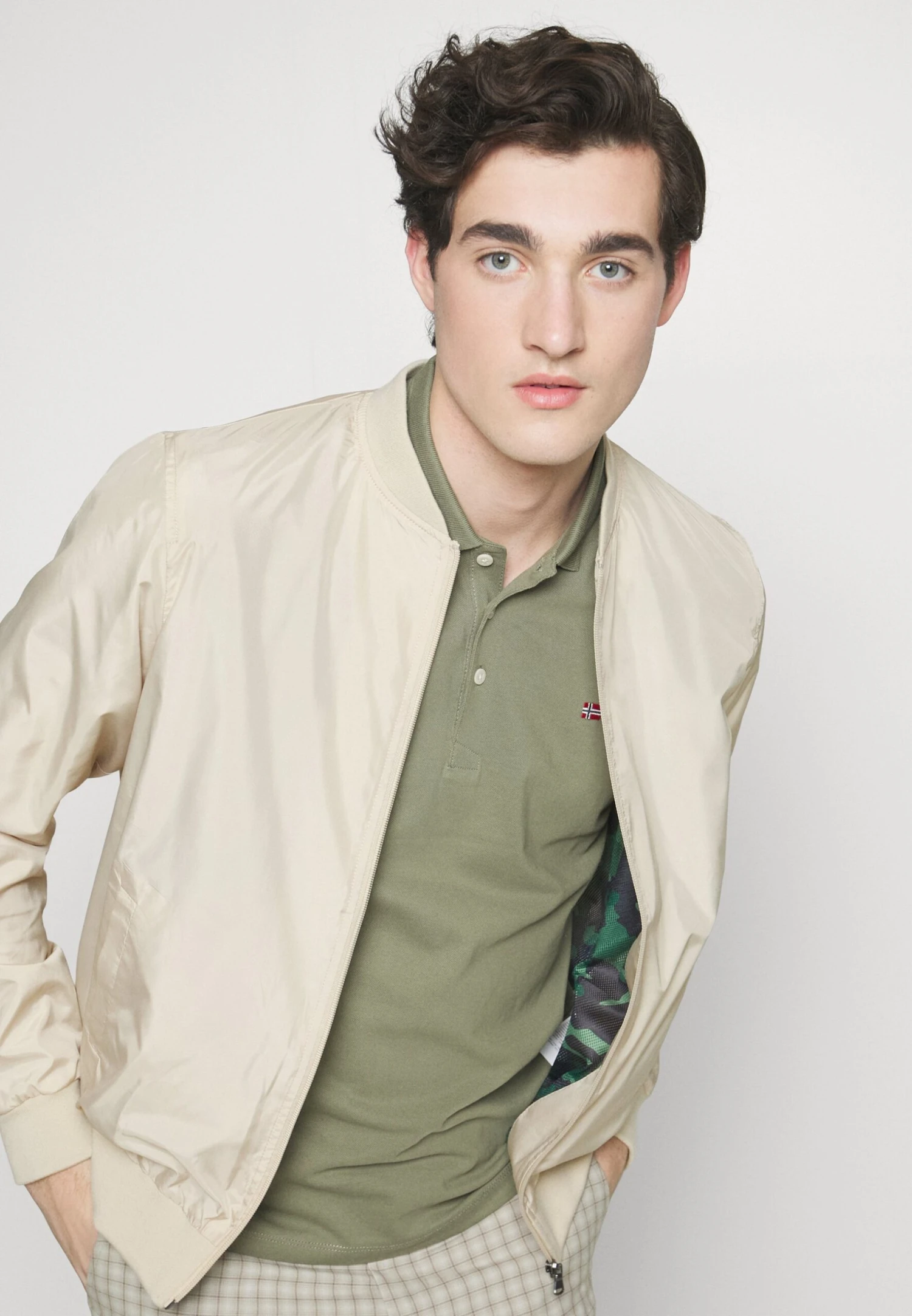 Pier One Kurtka Bomber - Beige 4 Pier One Kurtka Bomber - Beige - obrazek 4