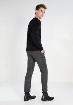 Pier One Sweter - Black 7 Pier One Sweter - Black -Pier One 675afff738254777bfb69195257fb8da