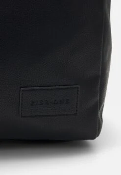 Pier One UNISEX - Torba Weekendowa - Black 6 Pier One UNISEX - Torba Weekendowa - Black -Pier One 6f0d4cba81d947489c7b672bfd9ce02e