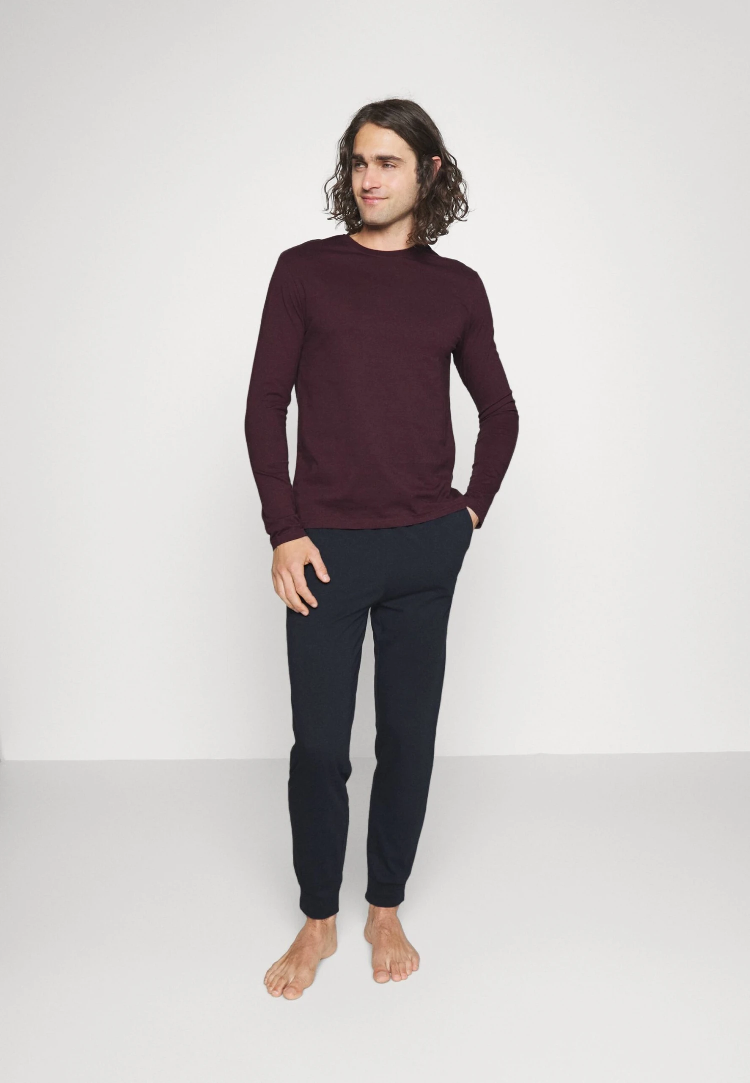 Pier One Piżama - Dark Blue/bordeaux 2 Pier One Piżama - Dark Blue/bordeaux - obrazek 2