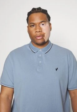 Pier One Koszulka Polo - Light Blue 8 Pier One Koszulka Polo - Light Blue -Pier One 74e9751cbda04c418ae802e7ac79af9f
