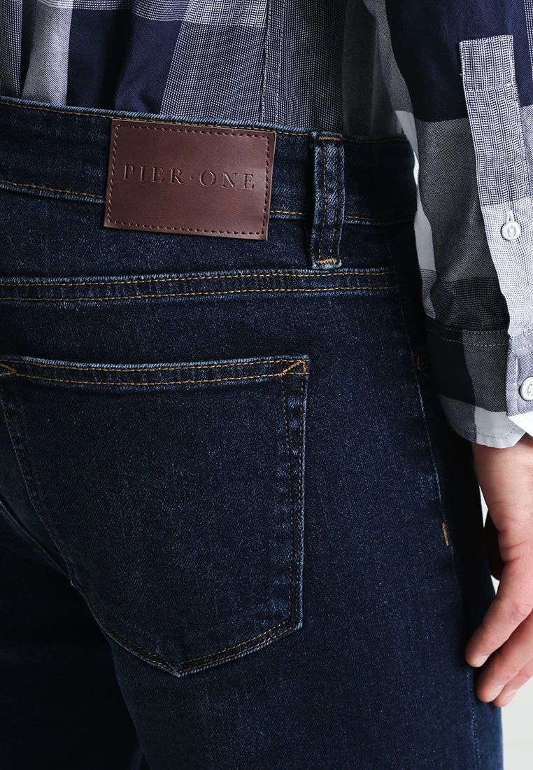 Pier One BASIC - Jeansy Straight Leg - Dark Blue Denim 5 Pier One BASIC - Jeansy Straight Leg - Dark Blue Denim - obrazek 5