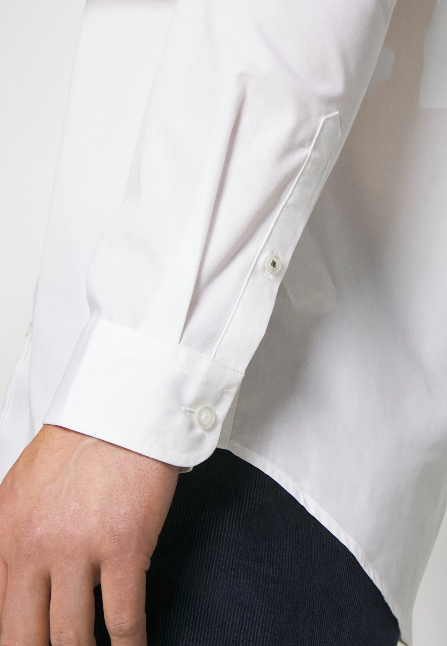 Pier One 2 PACK - Koszula - White/olive 8 Pier One 2 PACK - Koszula - White/olive - obrazek 8