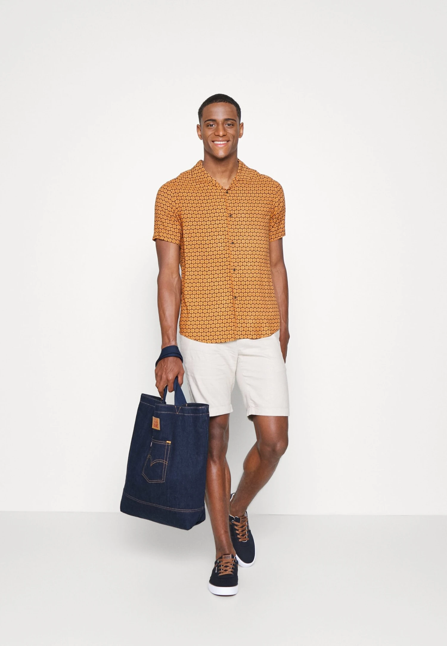 Pier One LINEN BLEND DRAWCORD SHORTS - Szorty - Beige 2 Pier One LINEN BLEND DRAWCORD SHORTS - Szorty - Beige - obrazek 2