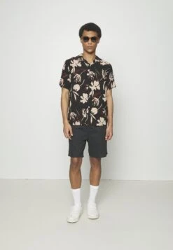 Pier One 2 PACK - Szorty - Olive/black