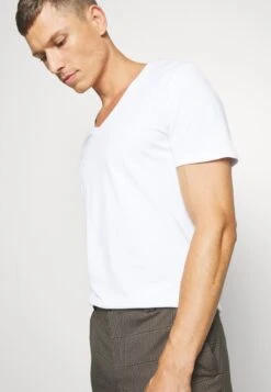 Pier One 2 PACK - T-shirt Basic - White -Pier One 8a50f47374ab42e380a66ae8b1778f0e