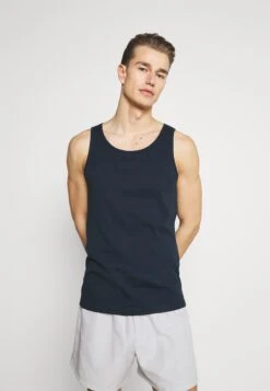 Pier One 3 PACK - Podkoszulki - Dark Blue/bordeaux/off-white 10 Pier One 3 PACK - Podkoszulki - Dark Blue/bordeaux/off-white -Pier One 8d191badfd5740d09b9c0a104aabe78c