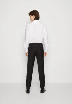 Pier One SET - Garnitur - Black 12 Pier One SET - Garnitur - Black -Pier One 8dfce3cb1d0847869705990ca253a88a