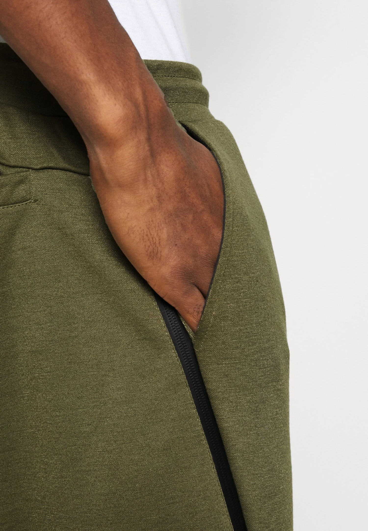 Pier One Spodnie Treningowe - Olive 4 Pier One Spodnie Treningowe - Olive - obrazek 4