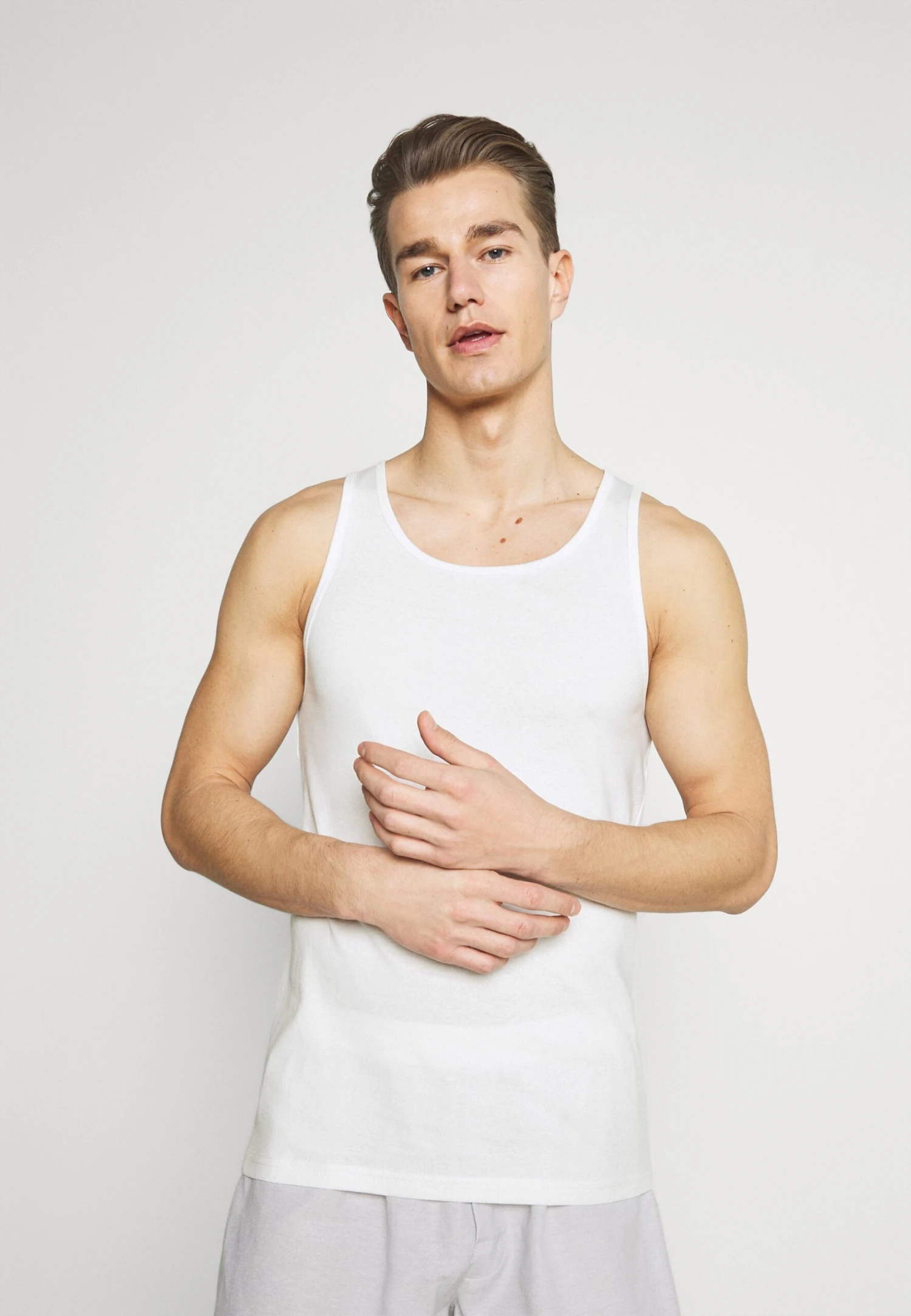 Pier One 3 PACK - Podkoszulki - Dark Blue/bordeaux/off-white 1 Pier One 3 PACK - Podkoszulki - Dark Blue/bordeaux/off-white